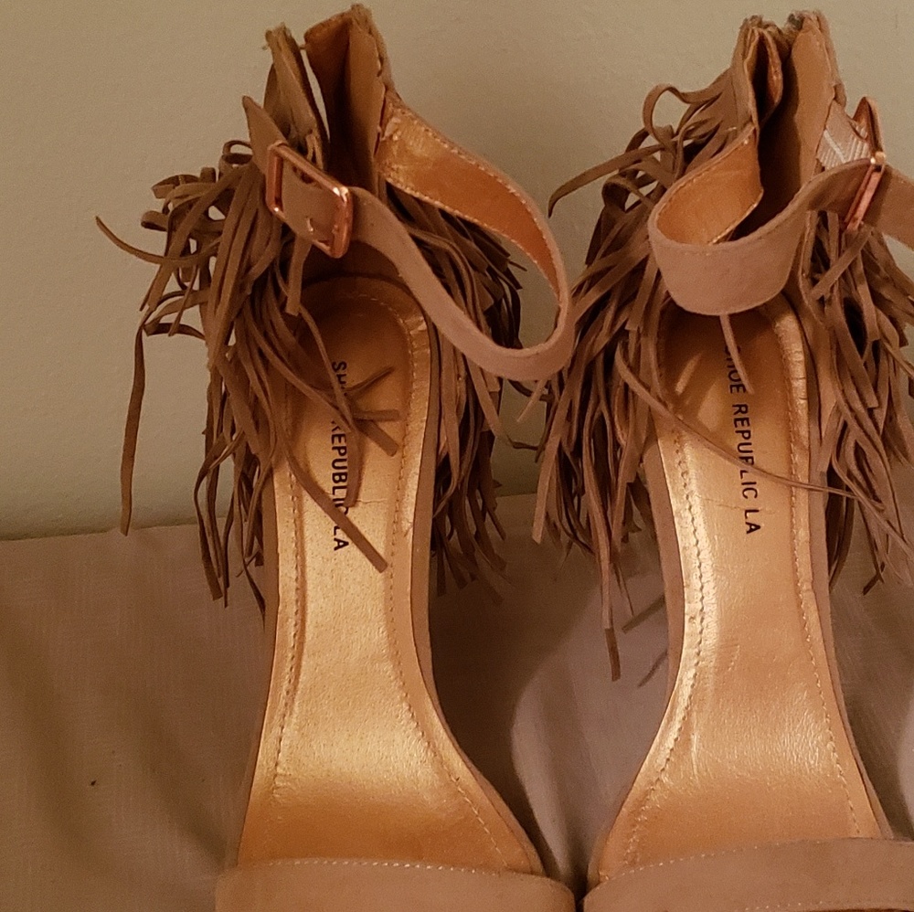 Heels - Picture 3 of 5